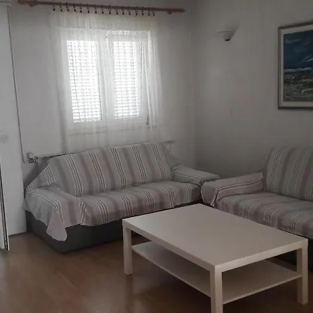Piadora Apartment Banjol