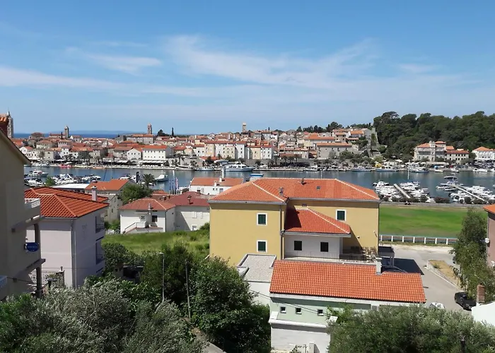 Piadora شقة Banjol